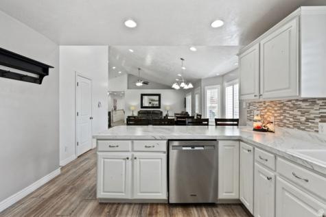 1096 S 350 E Payson UT 84651