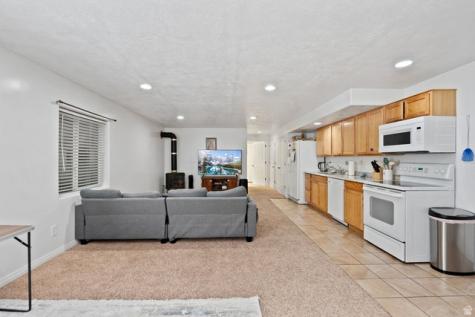 1096 S 350 E Payson UT 84651