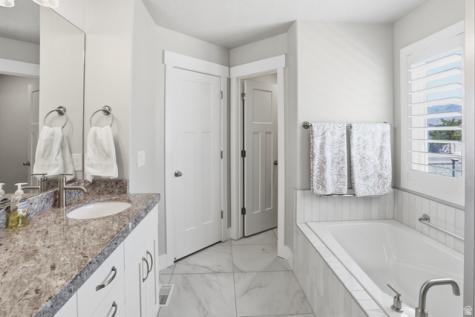582 W 1960 N Tooele UT 84074