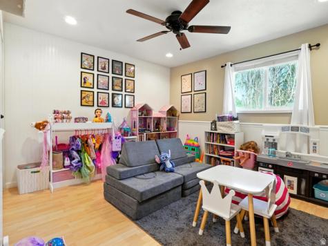 2802 W 4875 S Roy UT 84067