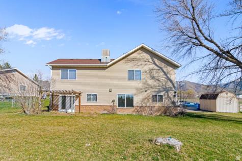 307 S 400 E Hyde Park UT 84318