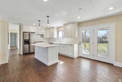307 S 400 E Hyde Park UT 84318