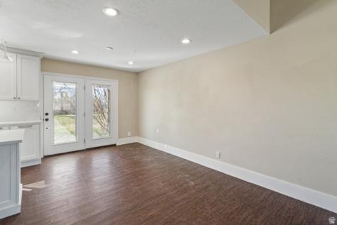 307 S 400 E Hyde Park UT 84318