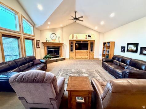 596 E 4190 N Provo UT 84604