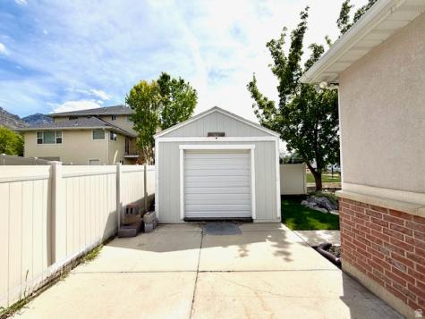 596 E 4190 N Provo UT 84604