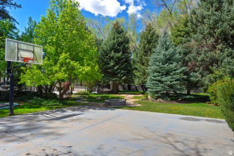 2227 E 5340 S Holladay UT 84117