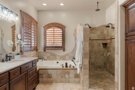 2911 E Washington Dam Road Washington UT 84780
