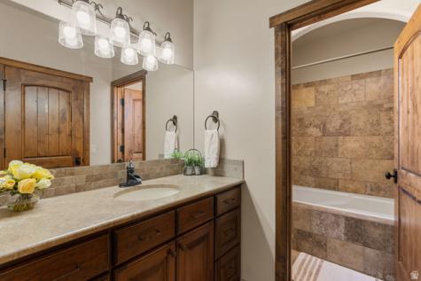 2911 E Washington Dam Road Washington UT 84780