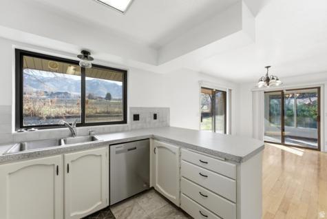 488 E 250 S Hyde Park UT 84318