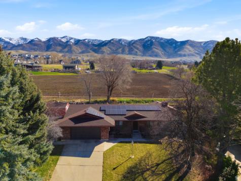488 E 250 S Hyde Park UT 84318