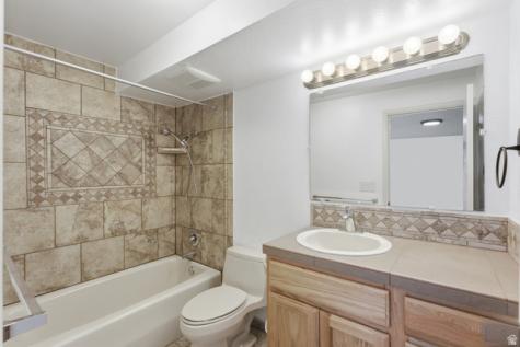 488 E 250 S Hyde Park UT 84318