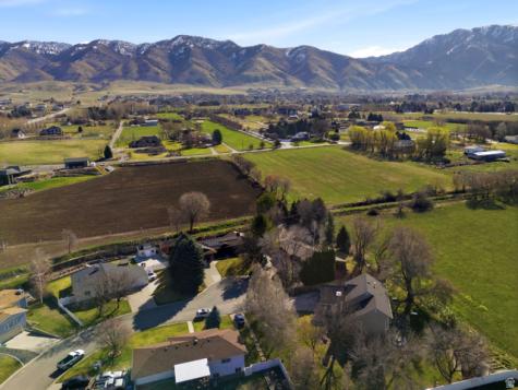 488 E 250 S Hyde Park UT 84318