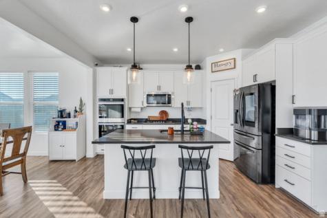 7940 N Seattle Slew Road Eagle Mountain UT 84005