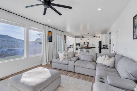 7940 N Seattle Slew Road Eagle Mountain UT 84005
