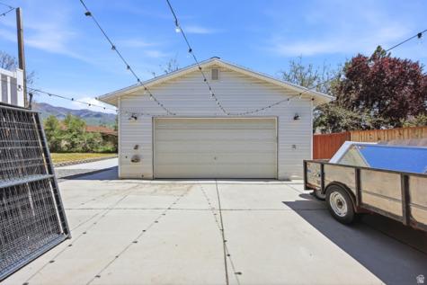 180 E 900 S Layton UT 84041