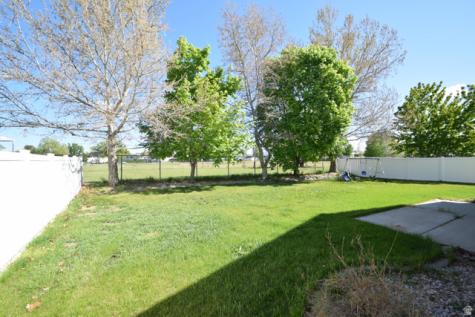 107 E 2100 S Clearfield UT 84015