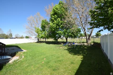 107 E 2100 S Clearfield UT 84015