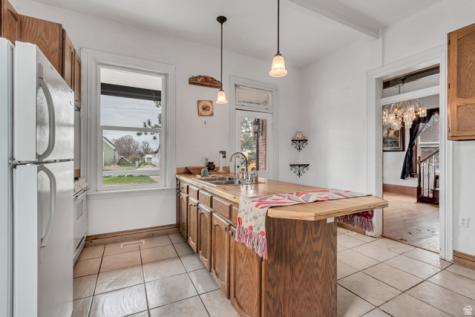 585 S 400 E Springville UT 84663