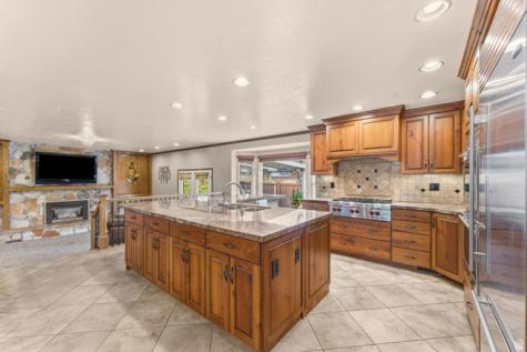 2416 E 10305 S Sandy UT 84092