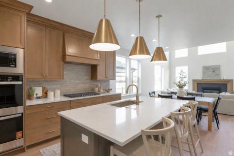 2132 N 725 W Centerville UT 84014