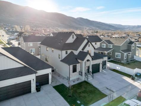 2132 N 725 W Centerville UT 84014