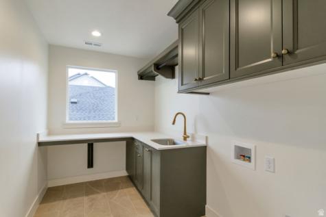 2132 N 725 W Centerville UT 84014