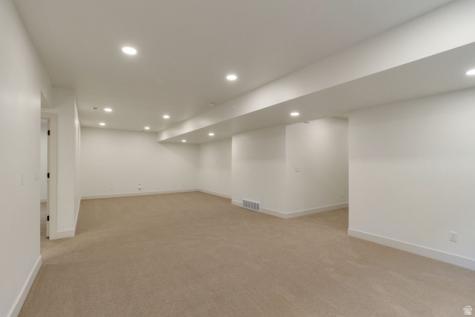 2132 N 725 W Centerville UT 84014