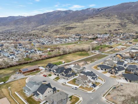 2132 N 725 W Centerville UT 84014