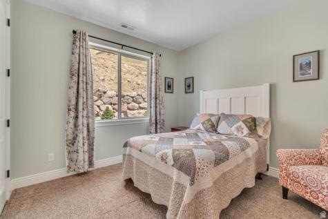 2543 E 700 S Springville UT 84663