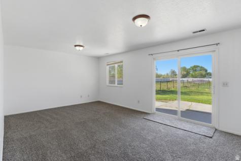 5144 W 4525 S Hooper UT 84315