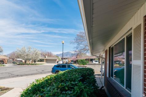 322 E Lane Circle Sandy UT 84070