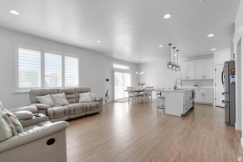 4236 E Bonne Vista Drive Eagle Mountain UT 84005
