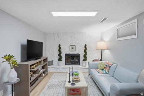 1630 E Navajo S Ogden UT 84403
