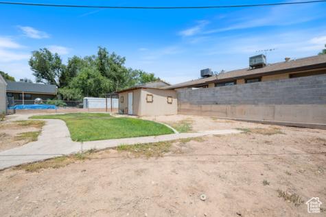 433 S 100 E St. George UT 84770