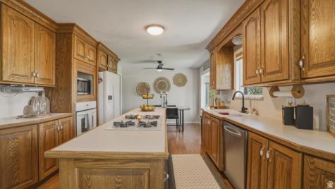 2025 E Dimple Dell Road Sandy UT 84092