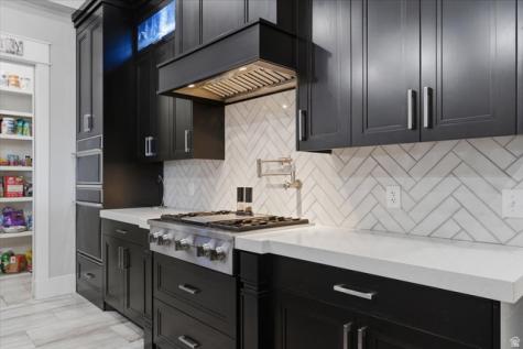 2103 N 3430 W Clinton UT 84015