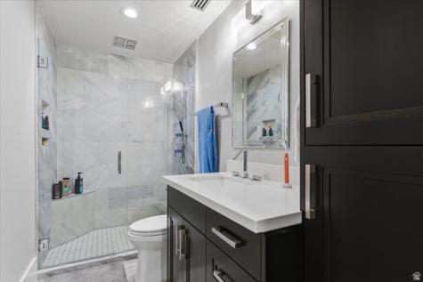 2103 N 3430 W Clinton UT 84015