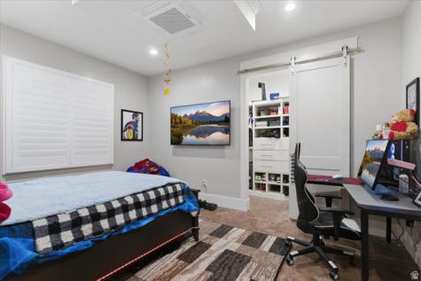 2103 N 3430 W Clinton UT 84015