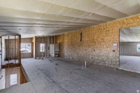 2103 N 3430 W Clinton UT 84015