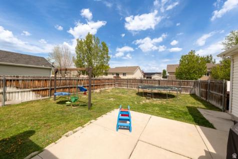 2047 E Weeping Willow Way N Eagle Mountain UT 84005