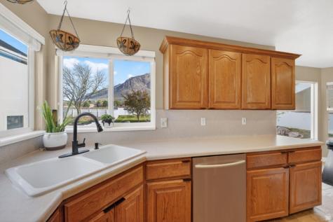 684 E 2900 N North Ogden UT 84414