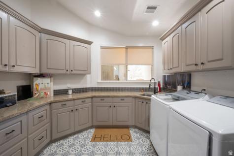 513 E Southfork Drive Draper UT 84020
