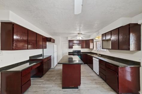 2071 E 575 N St. George UT 84790