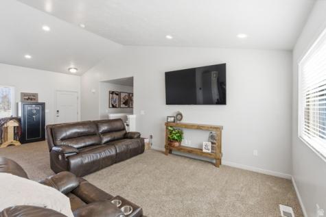 784 Frontier Road E Grantsville UT 84029