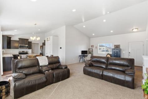 784 Frontier Road E Grantsville UT 84029