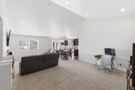 784 Frontier Road E Grantsville UT 84029