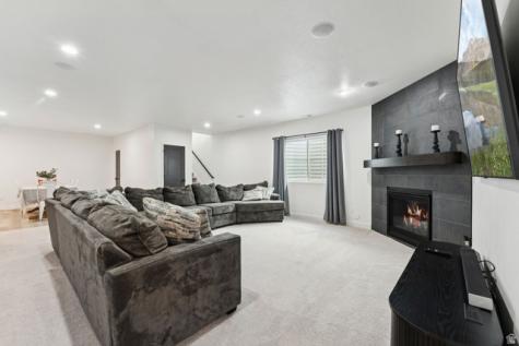 6241 W Arranmore Drive South Jordan UT 84009