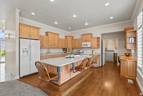 275 S Eagle Way North Salt Lake UT 84054