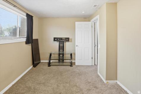 4931 S 2825 W Roy UT 84067