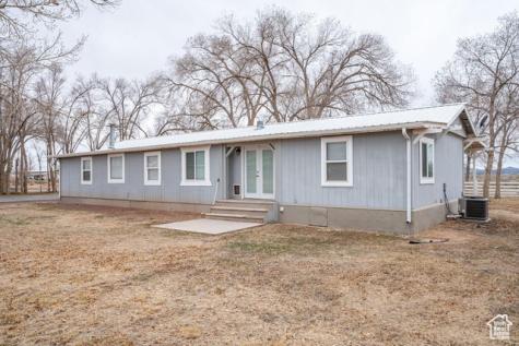 5520 N 500 E Enoch UT 84721
